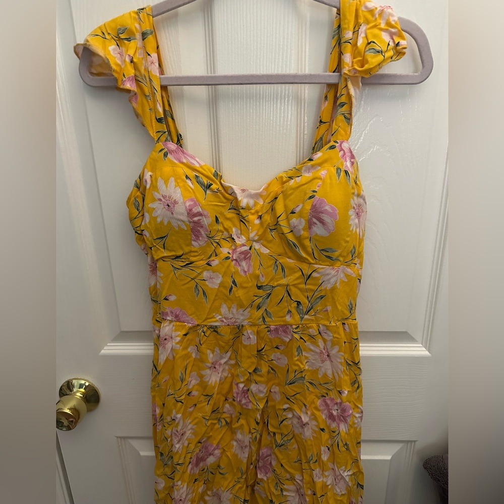 Yellow Floral Sundress – Flowy & Feminine Summer Dress
